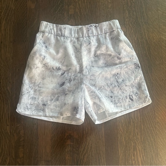 Lululemon Flat-Front Relaxed Short 4.5" Aquila Rhino Grey Multi Sz 4 NWOT - Picture 7 of 15